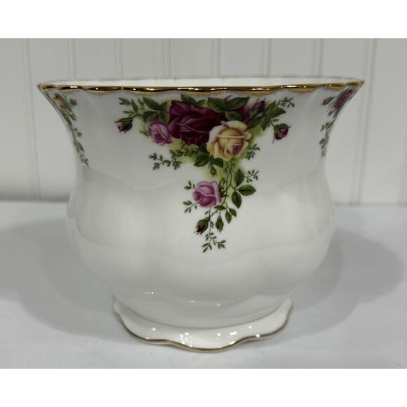 Royal Albert Bone China Old Country Roses Cache Pot Planter, England - Picture 1 of 4